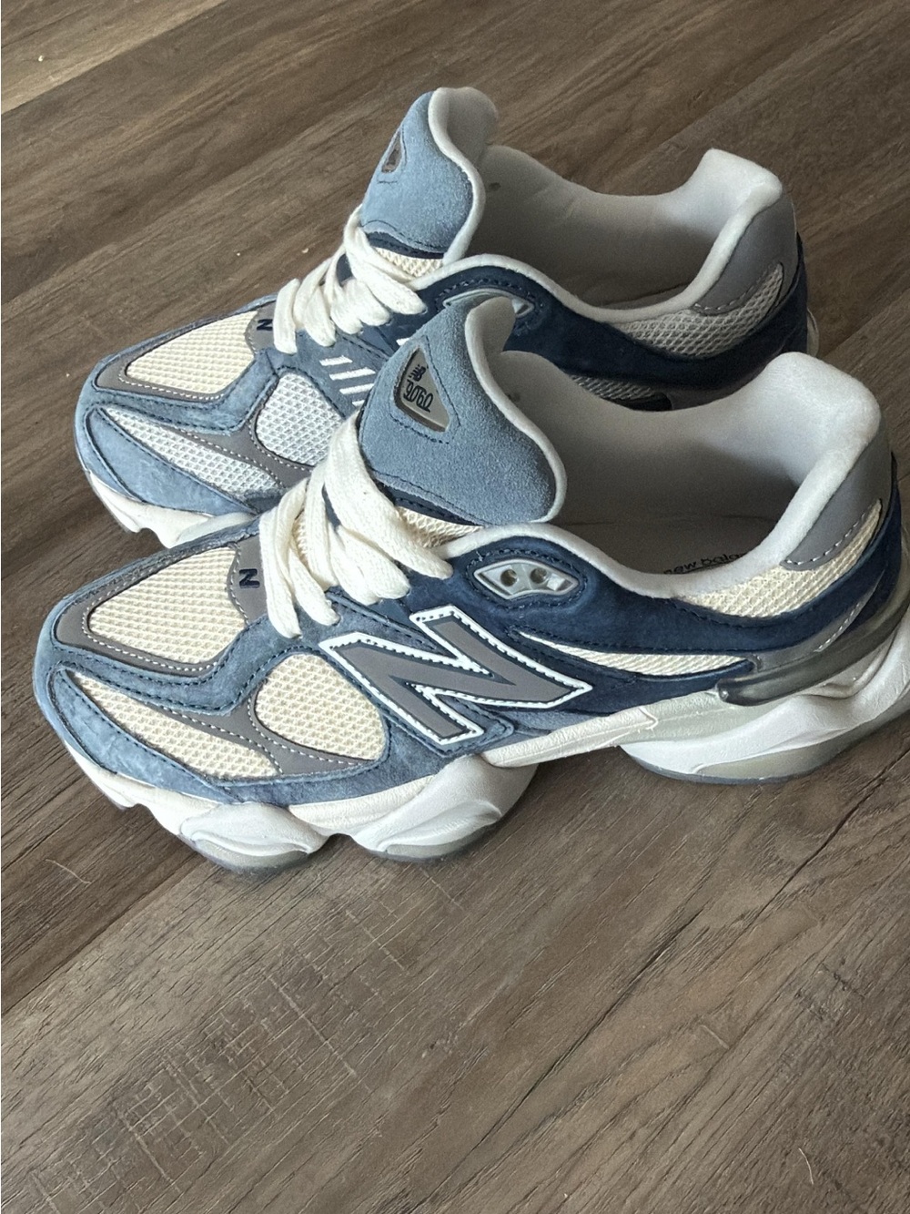 New Balance 9060 - Picture 3 of 5